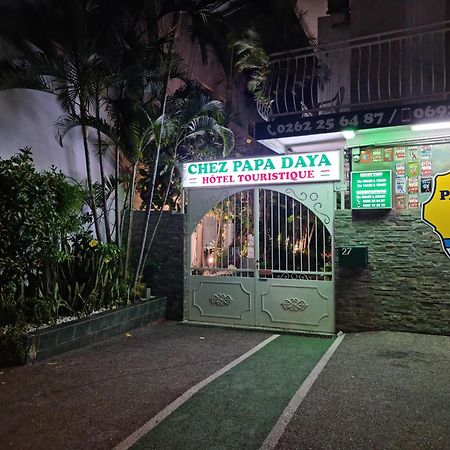 Hotel CHEZ PAPA DAYA Saint Pierre Buitenkant foto