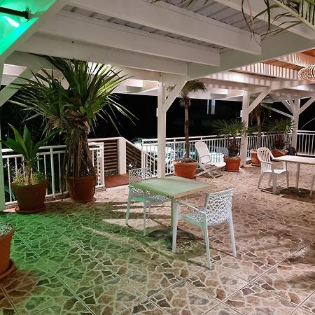 Hotel CHEZ PAPA DAYA Saint Pierre Buitenkant foto