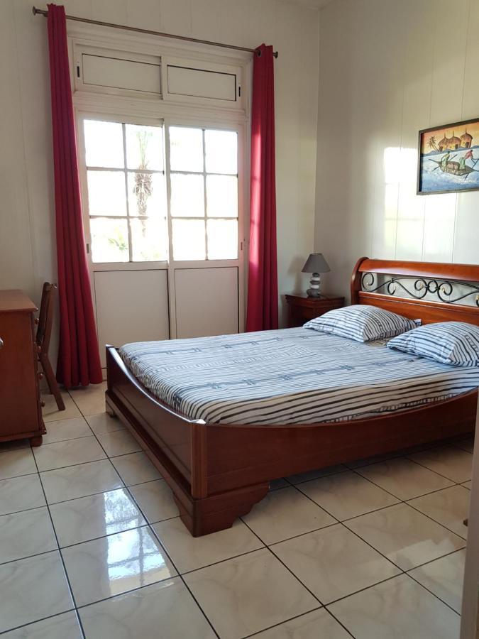 Hotel CHEZ PAPA DAYA Saint Pierre Buitenkant foto