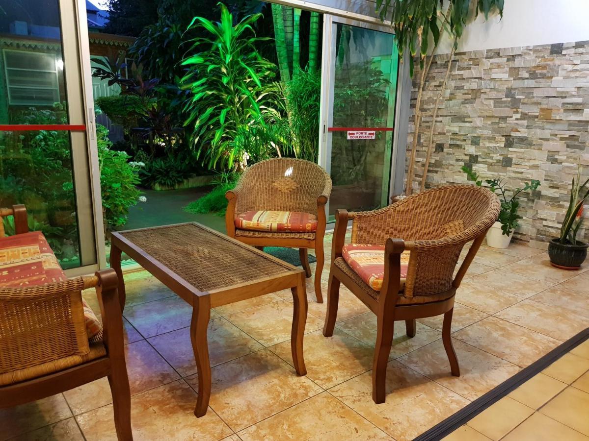 Hotel CHEZ PAPA DAYA Saint Pierre Buitenkant foto